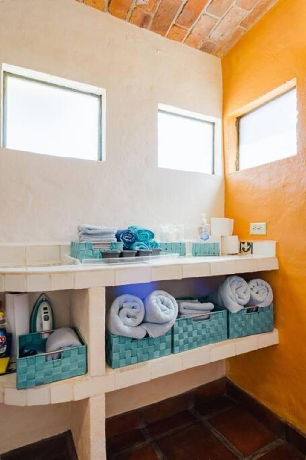 Enjoy Ac In The Queen'S Suite At Inn Ajijic Exterior photo
