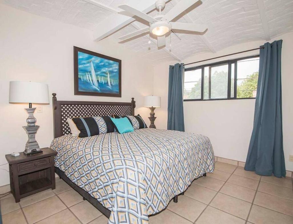 Enjoy Ac In The Queen'S Suite At Inn Ajijic Exterior photo